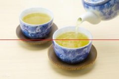 日本绿茶：茶色翠绿，茶汤清雅圆润，十分好喝