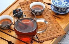常喝普洱茶，前1-2泡茶水是不喝的，而是用于润洗杯具